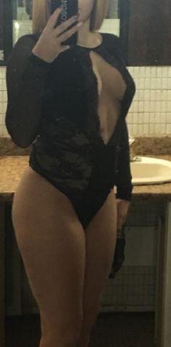 , 22  female escort, Brantford