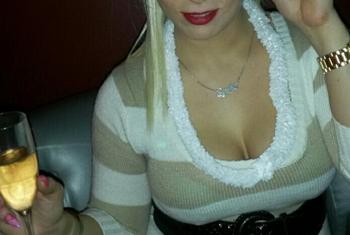 , 23  female escort, Brantford