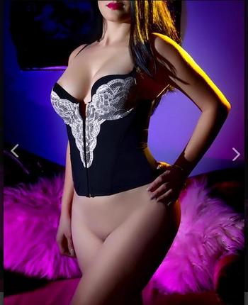 , 22 Latino/Hispanic female escort, Brantford