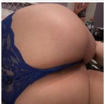 , 19  female escort, Brantford